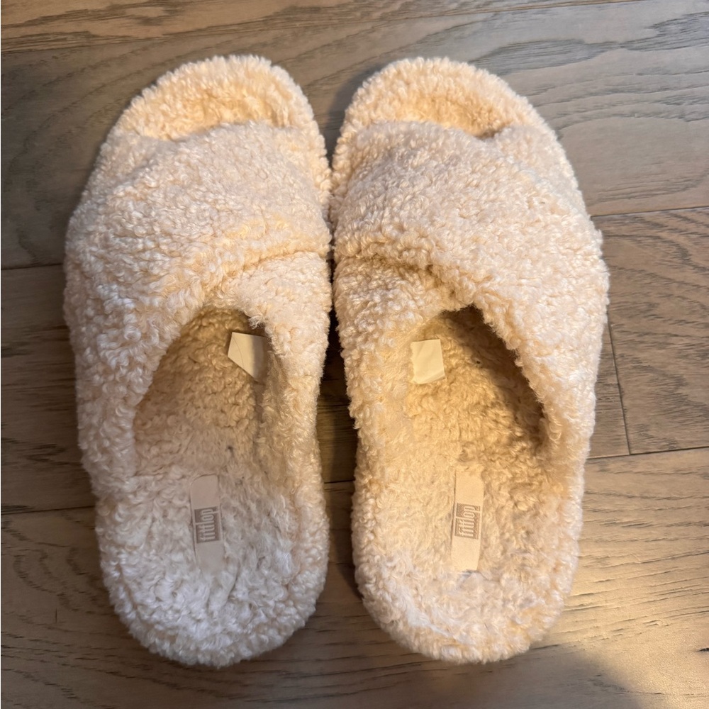FitFlop Cream Fuzzy Slippers